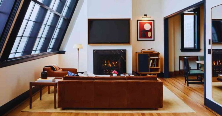 11 Luxury Romantic Hotels in Detroit for Couples Getaway